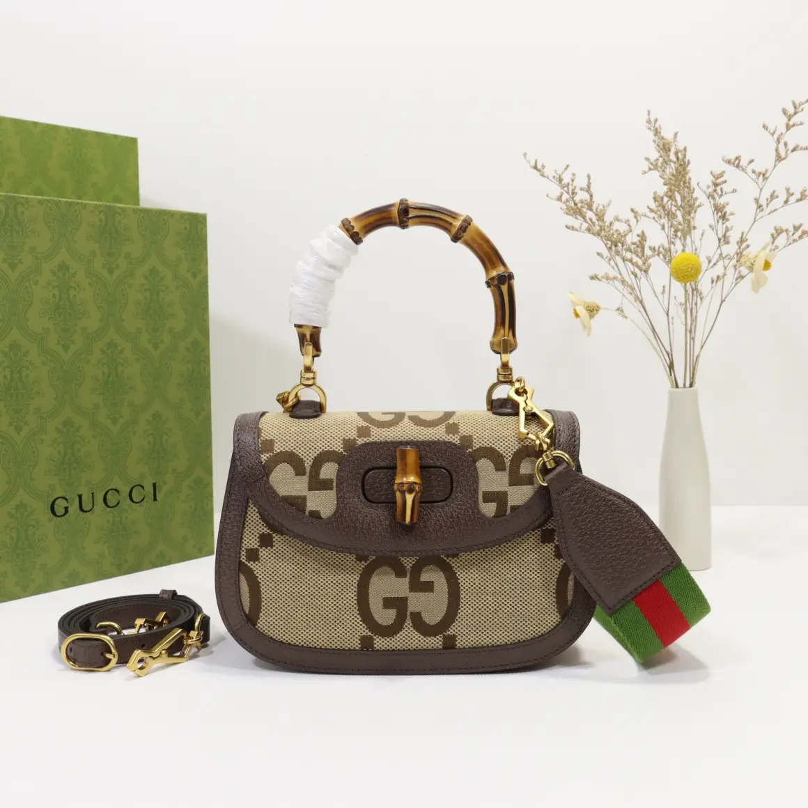 Gucci， Original leather, style 675797 apricot cloth