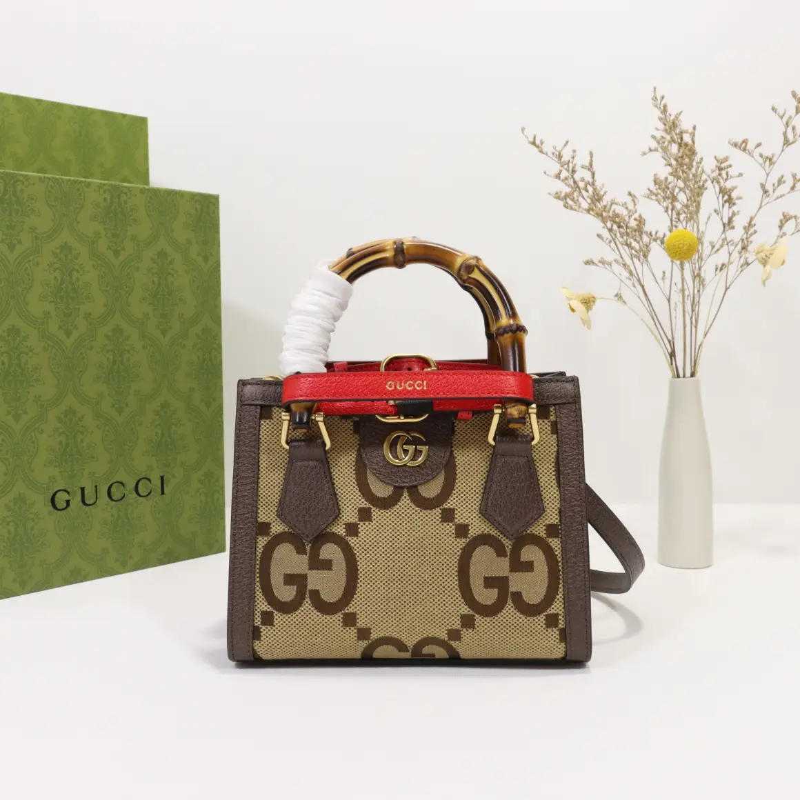 Gucci， Original leather, style 655661 apricot cloth
