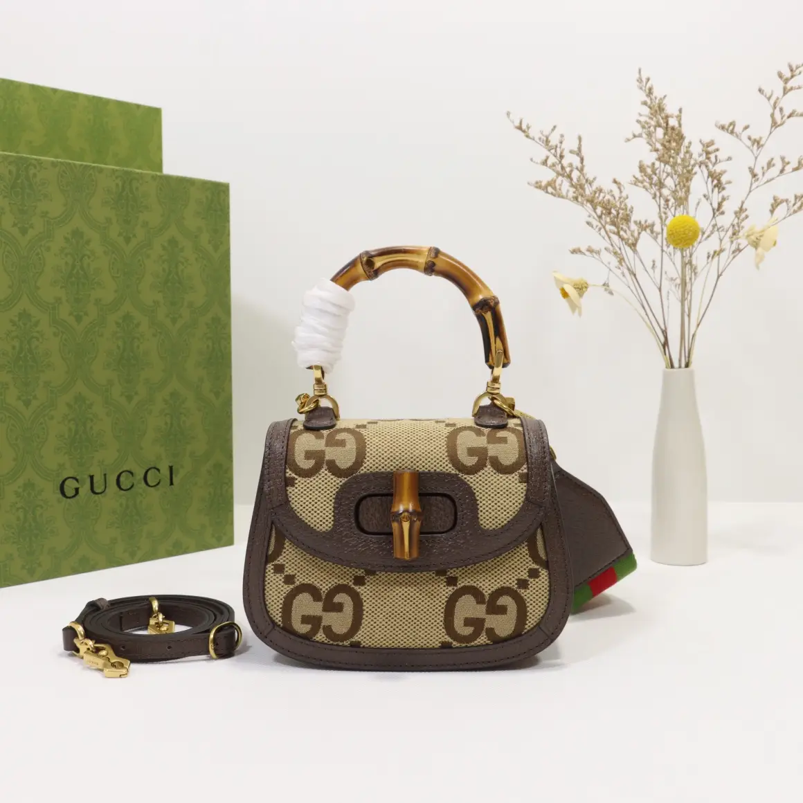 Gucci， Original leather, style 686864 apricot cloth