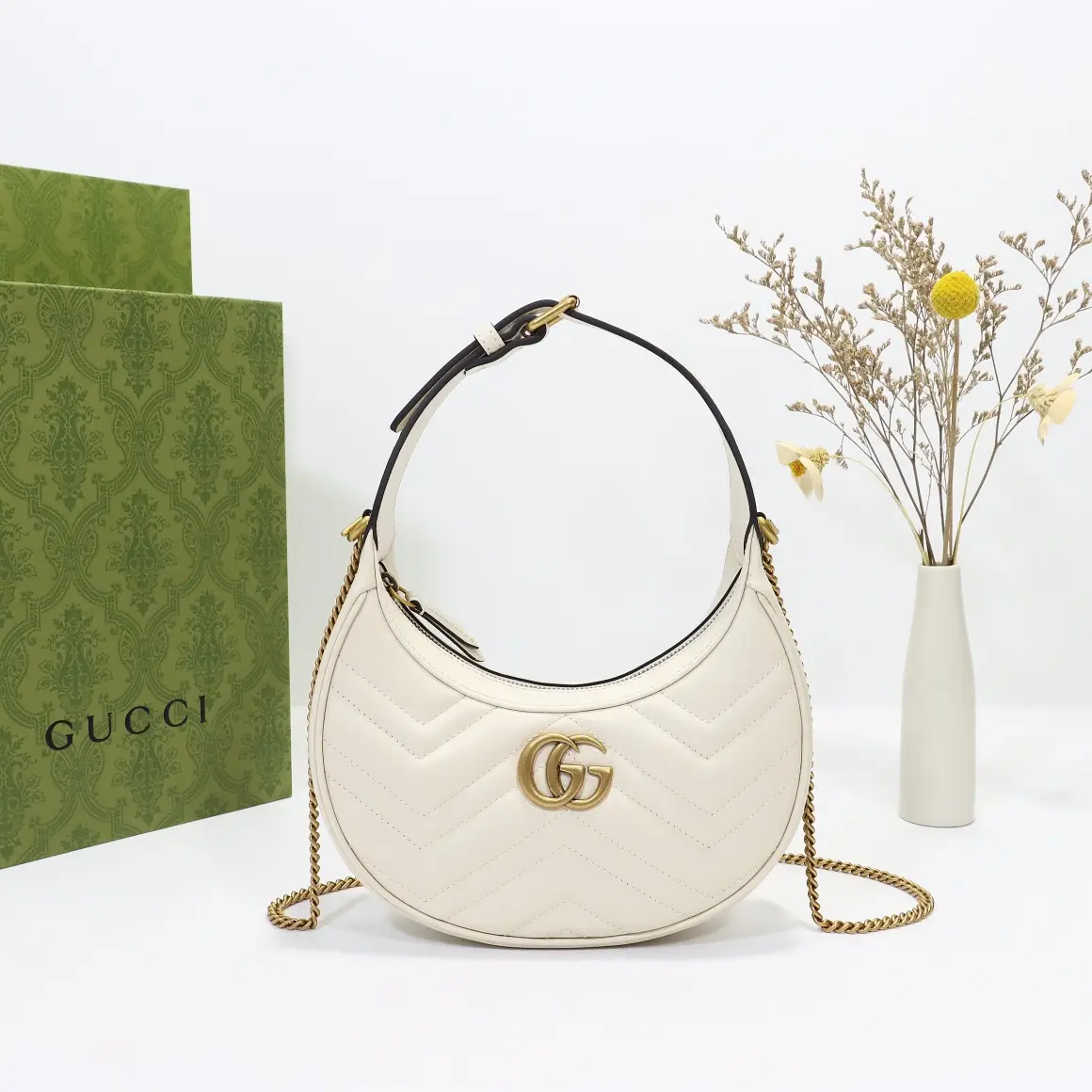 Gucci， Original leather, model number 699514 white leather
