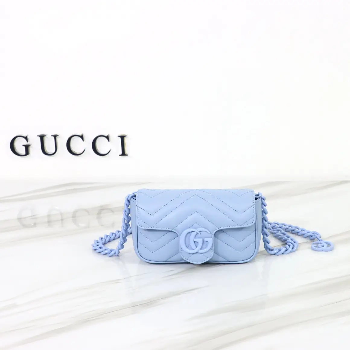 Gucci， Original leather, model number 699757, blue leather size