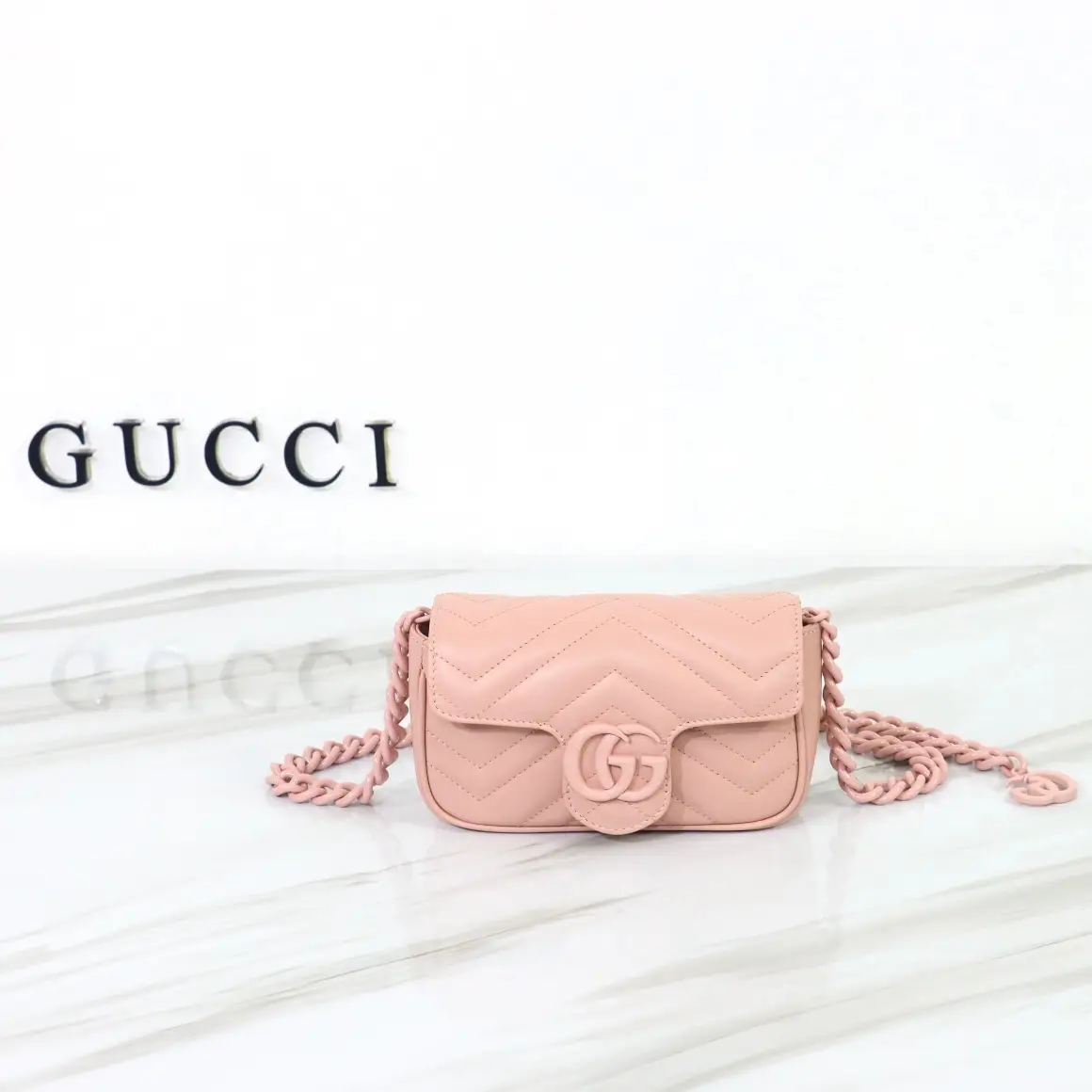 Gucci， Original leather, model number 699757 Pink leather size