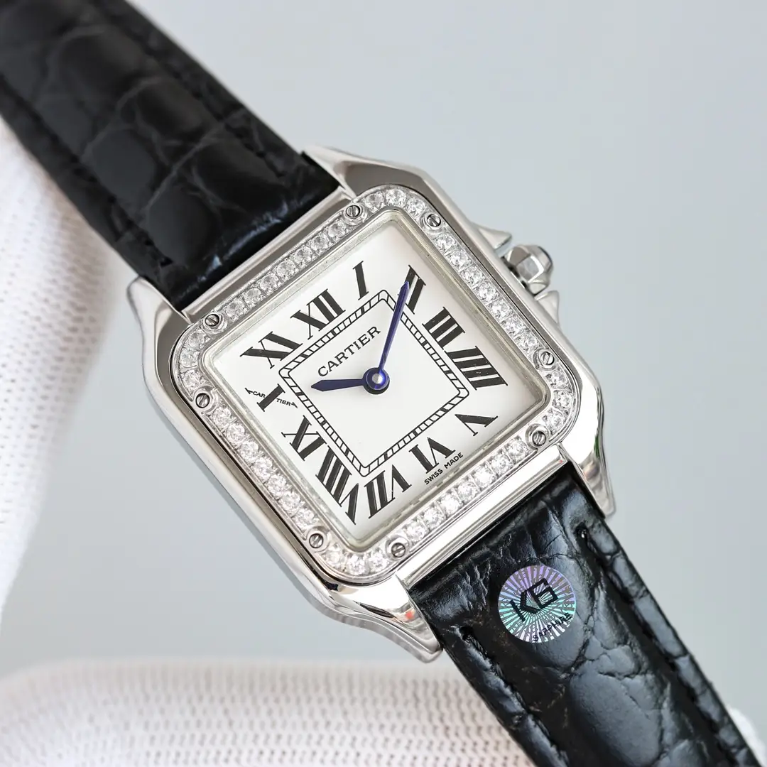 The Panth è re de Cartier goddess mechanical watch is not only