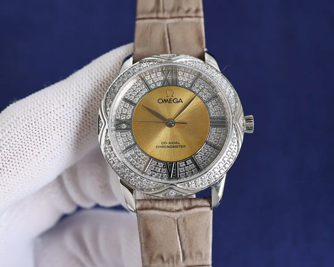 [Rose] [Rose] 2 ⃣ ️0 ⃣ ️2 ⃣ ️3 ⃣ Latest women's shell pattern with full diamonds