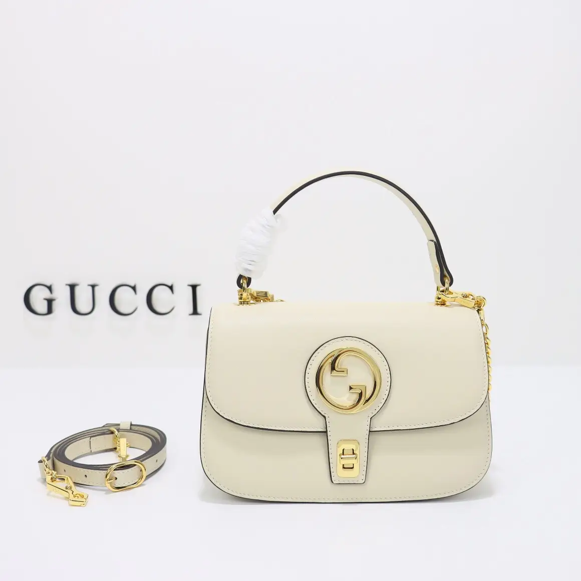 Gucci， Original leather, model number 735101 white leather