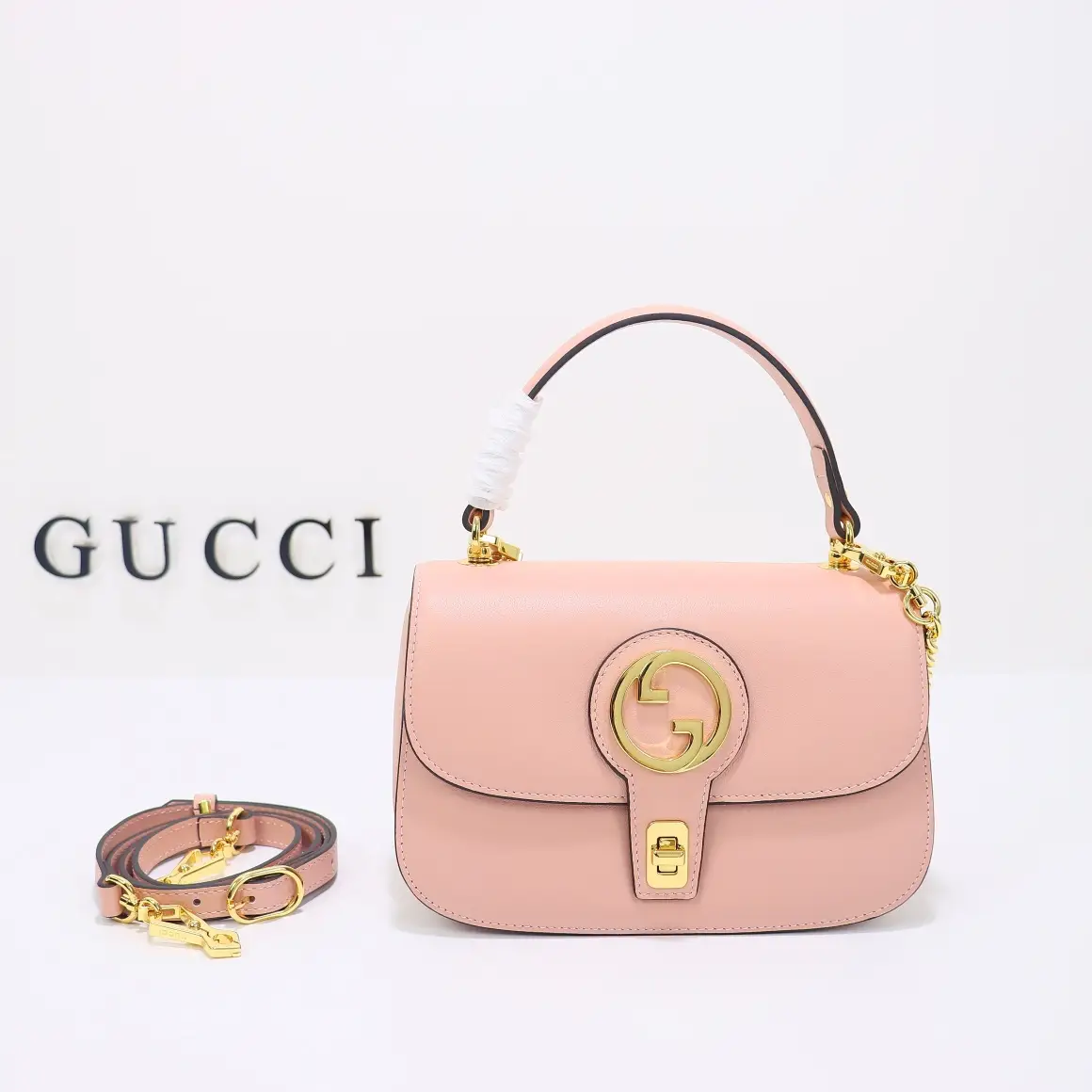 Gucci， Original leather, model number 735101 Pink leather