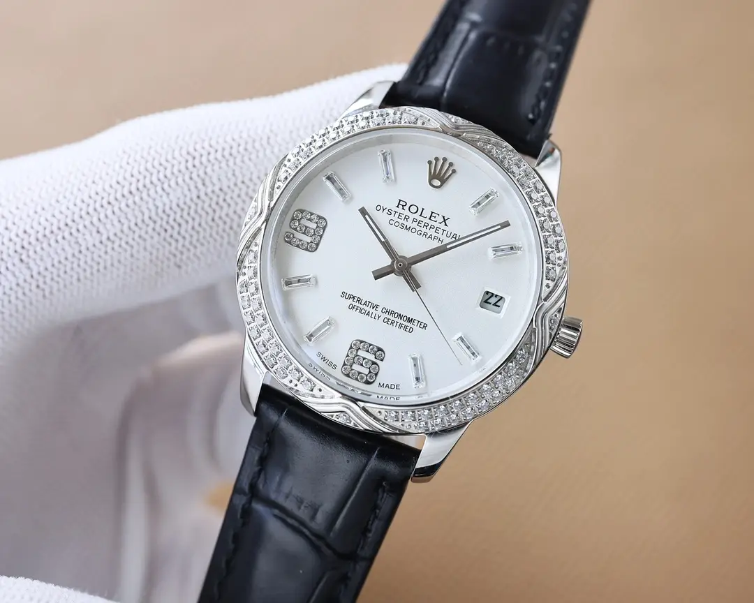 two ⃣ ️0 ⃣ ️2 ⃣ ️3 ⃣ Latest women's shell patterned full diamond Omega launched high-end wrist