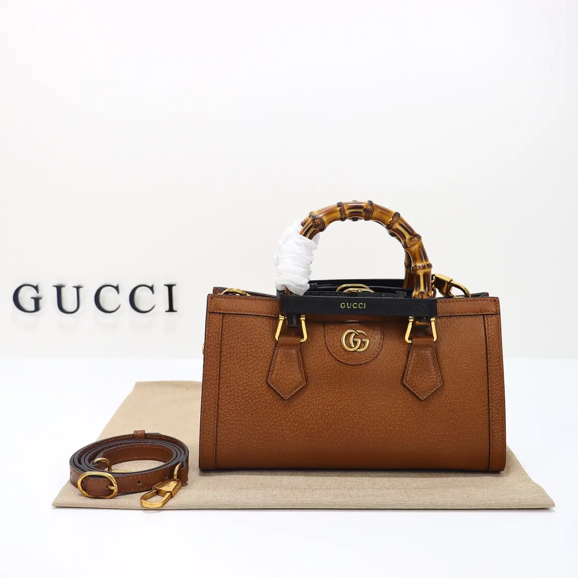 Gucci， Original leather, style 735153 brown leather