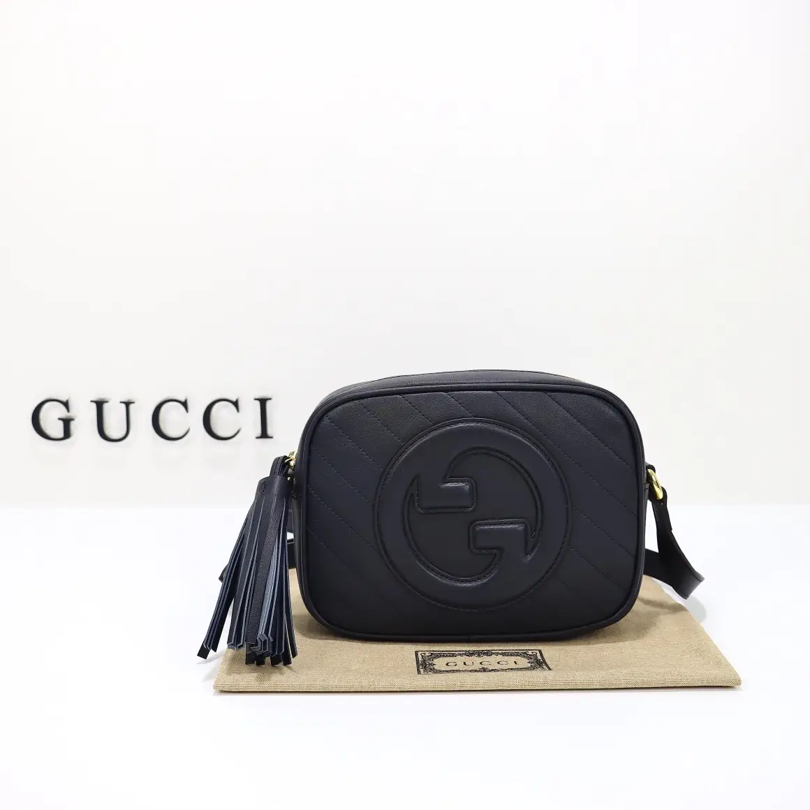 Gucci， Original leather, model number 742360, sapphire blue size: 24x wide