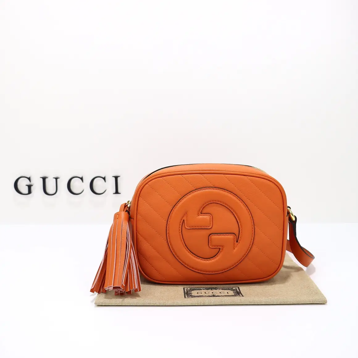 Gucci， Original leather, style 742360 orange size: 24x wide
