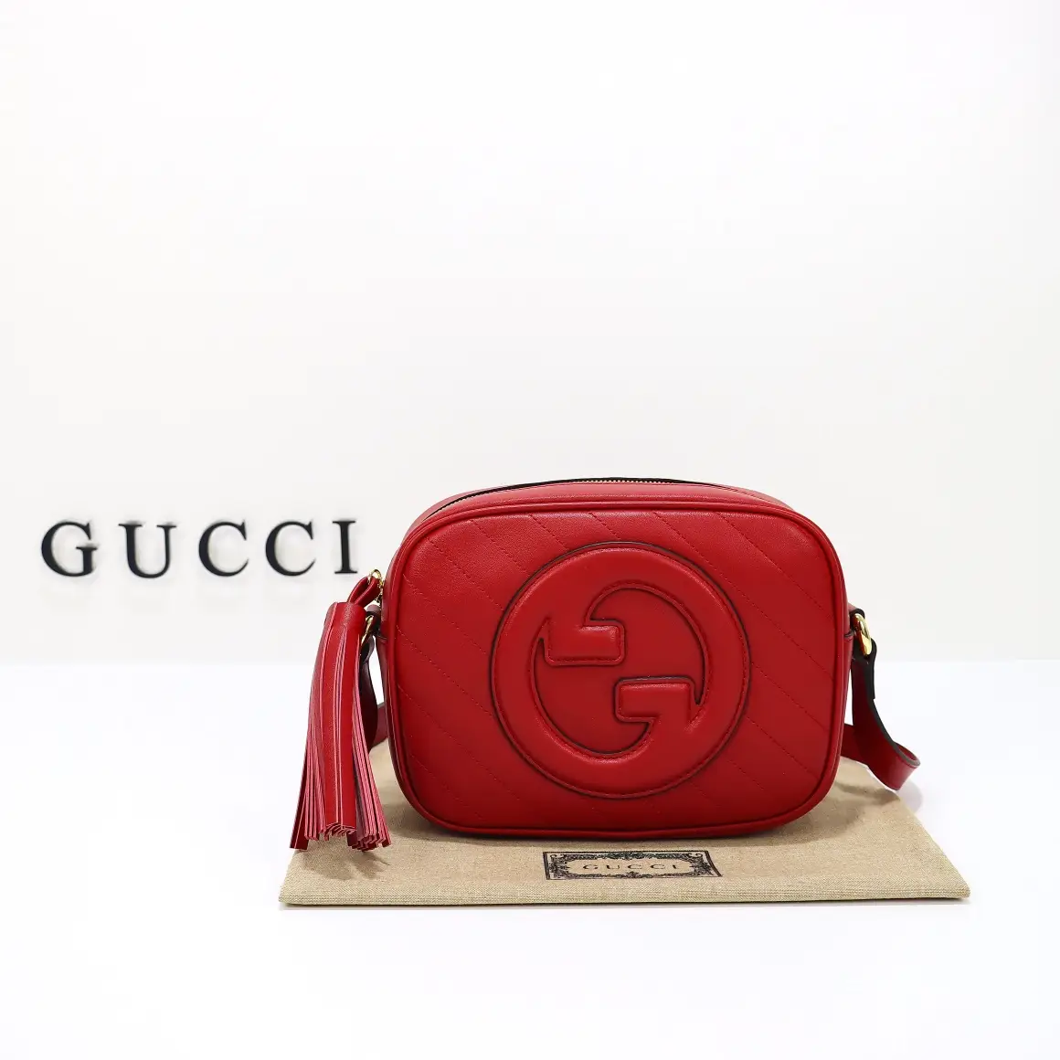 Gucci， Original leather, model number 742360, red leather size: 24x wide