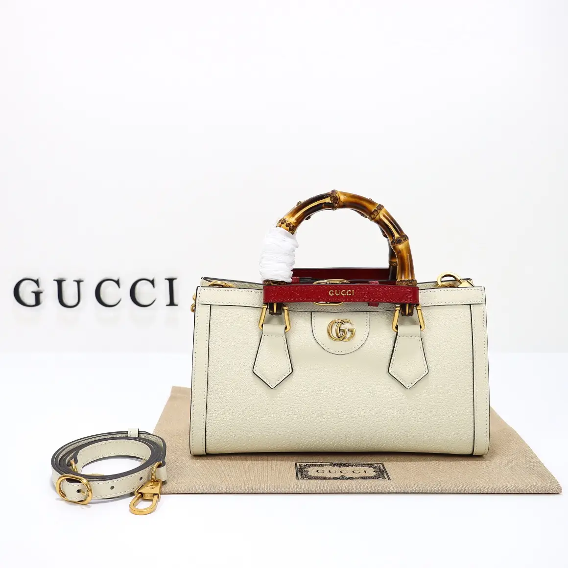 Gucci， Original leather, model number 735153 white leather
