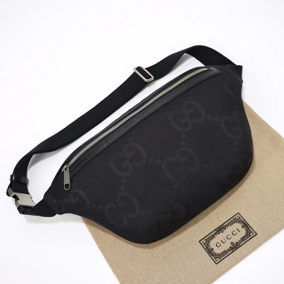 Gucci， Original leather, model number 696031 gram cloth