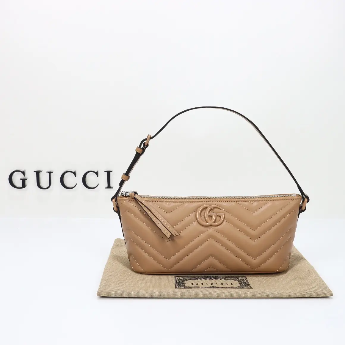 Event Gucci, original leather, style number 73916