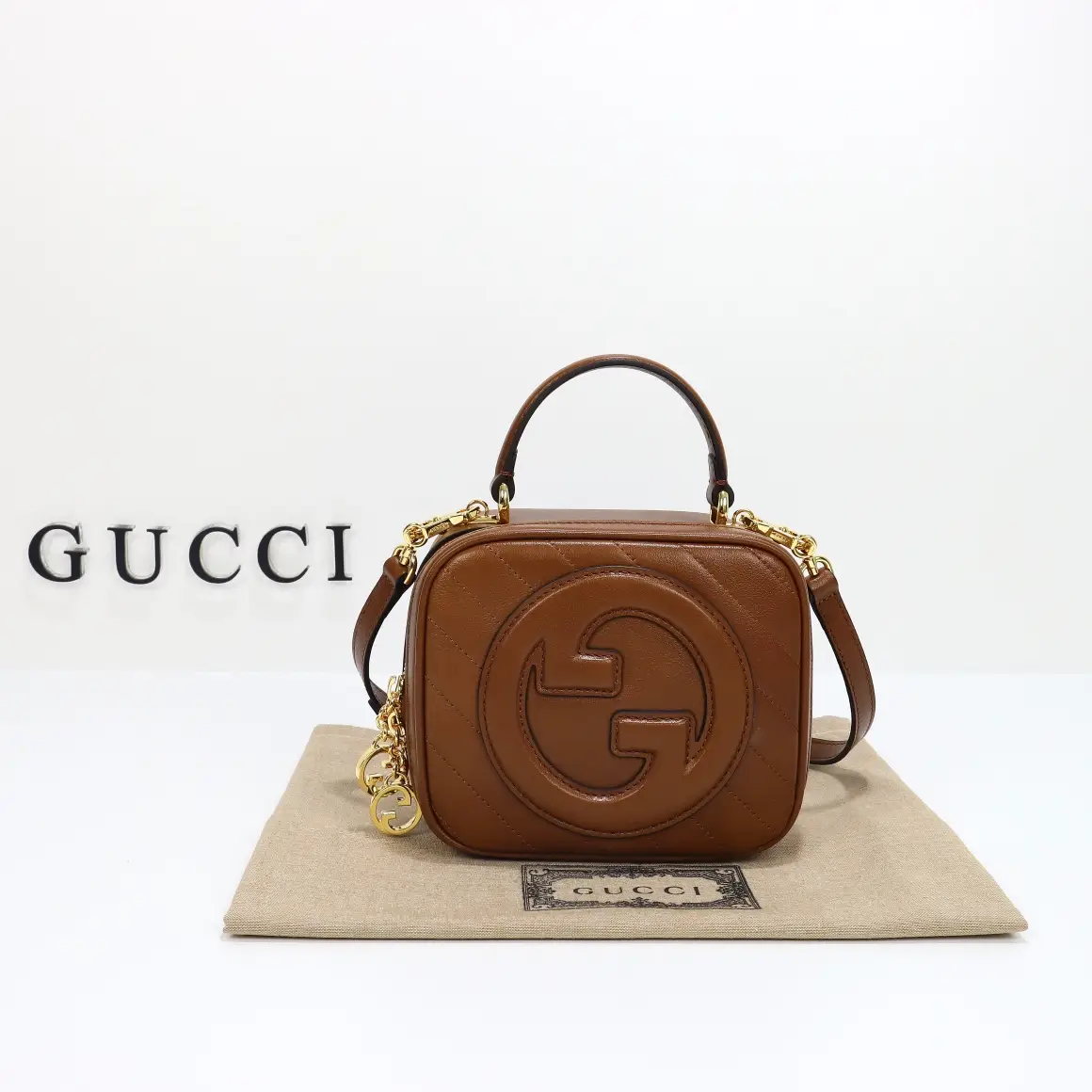 Gucci， Original leather, style 744434 brown leather size: width 17x