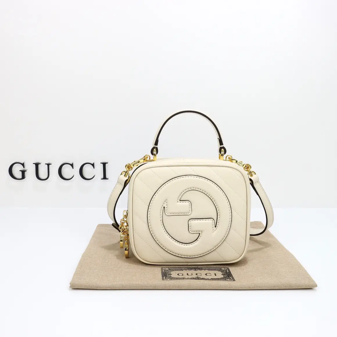 Gucci， Original leather, style 744434 white leather size: width 17x