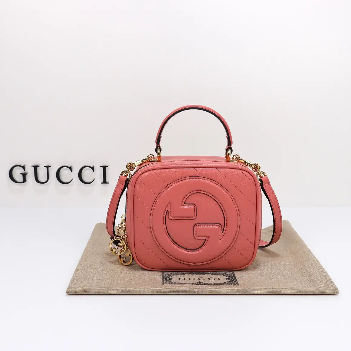 Gucci， Original leather, style 744434 Pink leather size: Width 17x