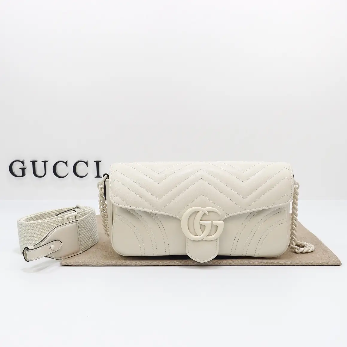 Gucci， Original leather, model number 734814 white leather