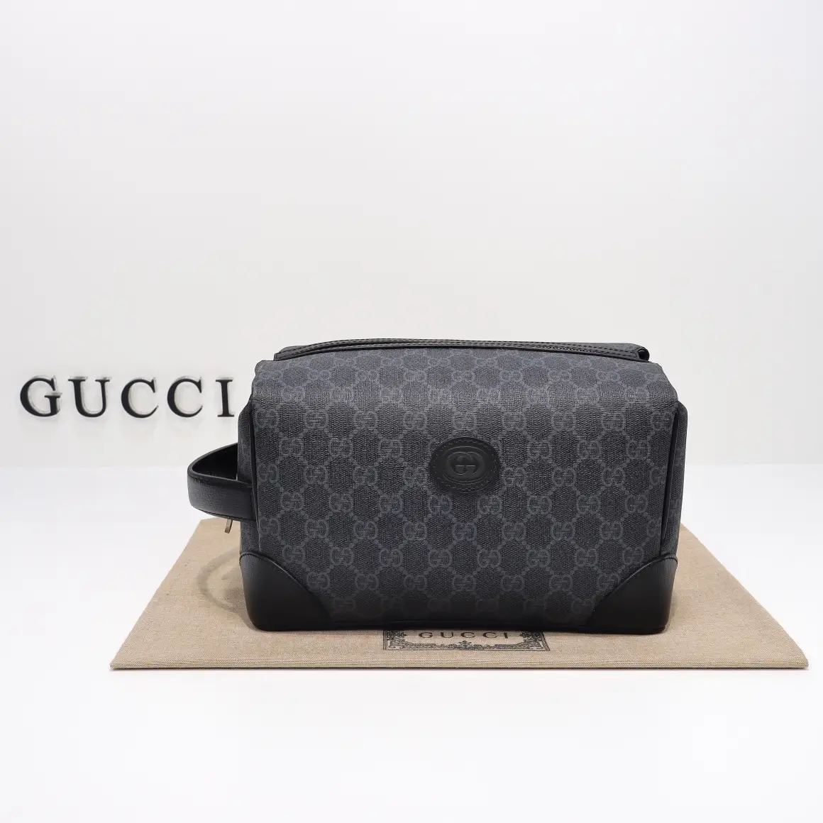 Gucci， Original leather, model number 739453 grams of adhesive