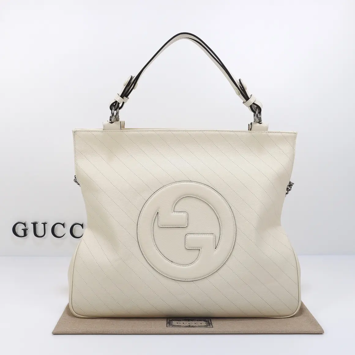 Gucci， Original leather, style 751516 white leather size: width 34