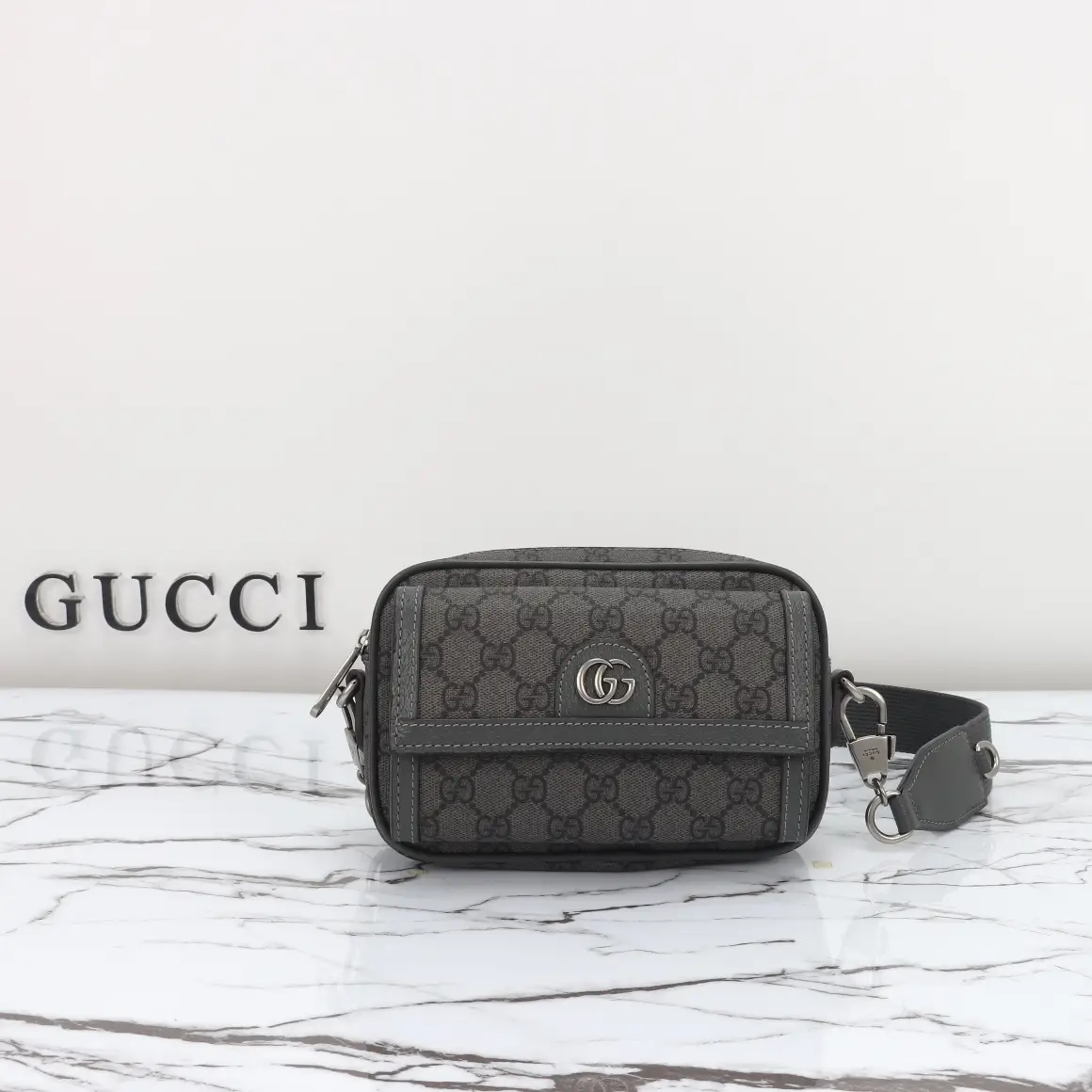 Gucci， Original leather, model number 746308 gray adhesive size: width 20x