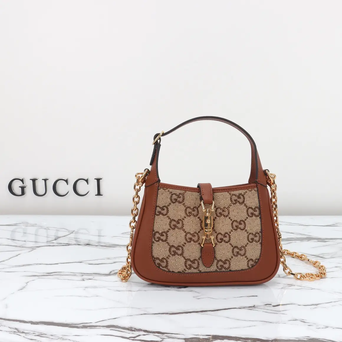 Gucci， Original leather, model number 675799 Apricot Brown Diamond size: Width 19