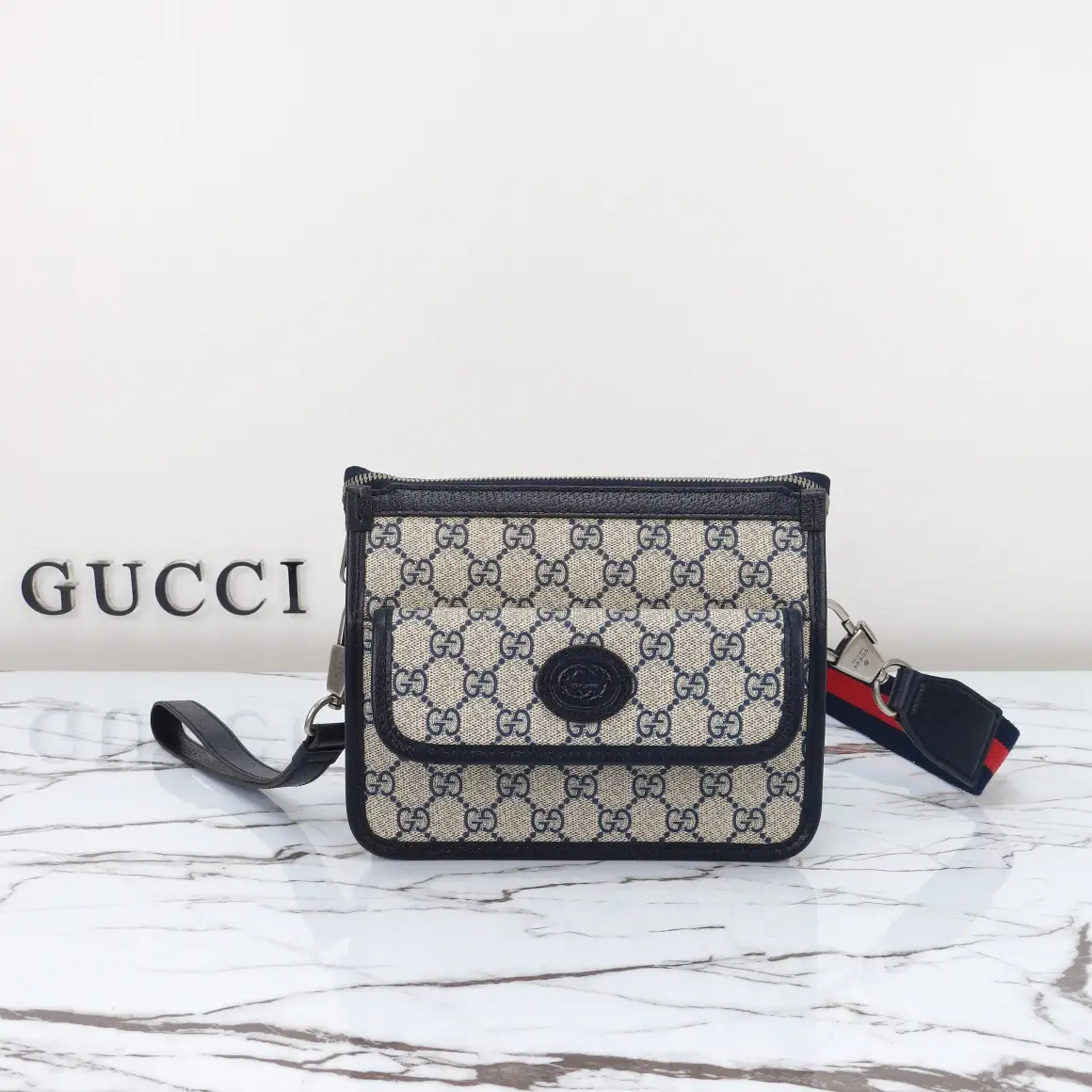 Gucci， Original leather, model number 674164 blue adhesive