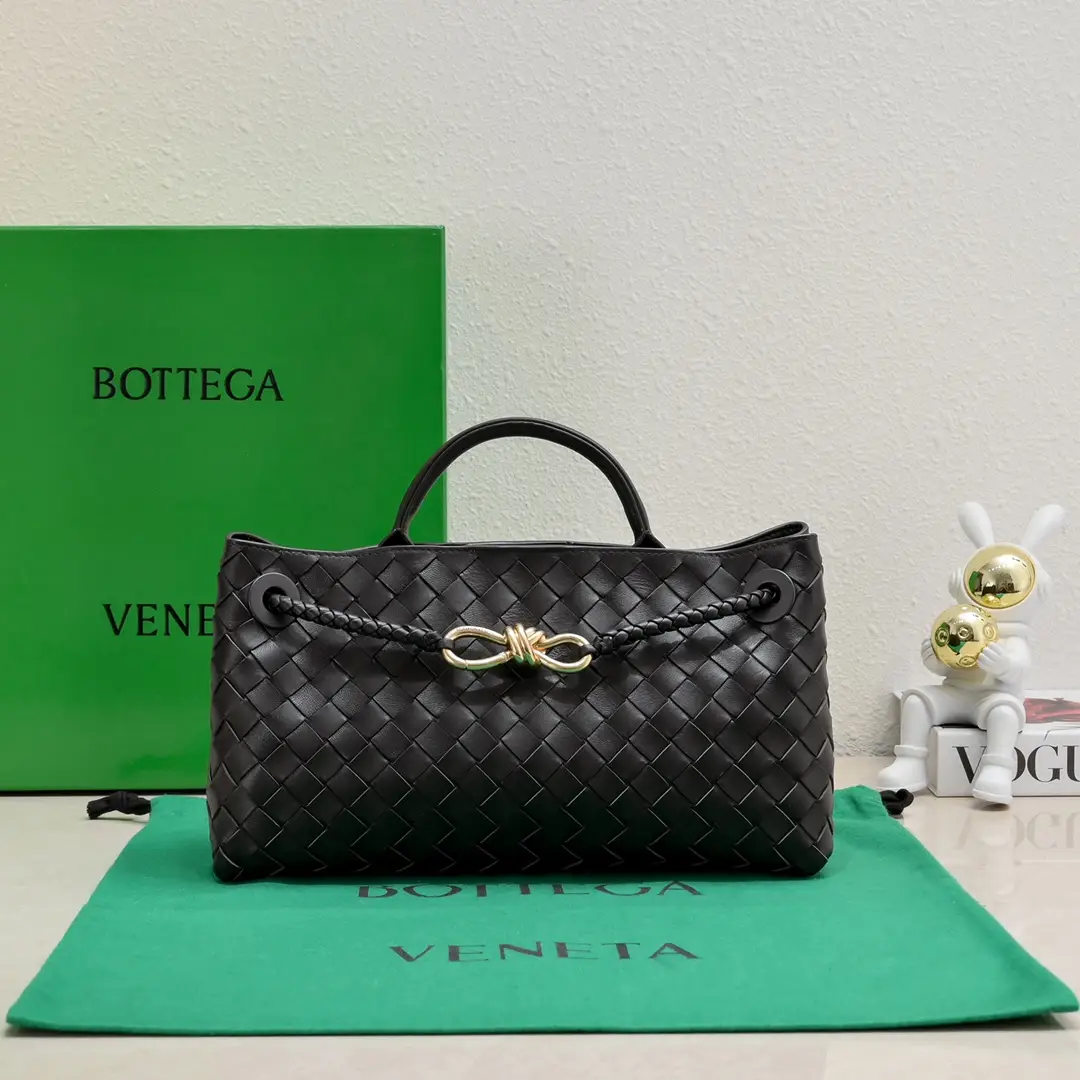 #Bottega Veneta's new horizontal Andiamo handbag