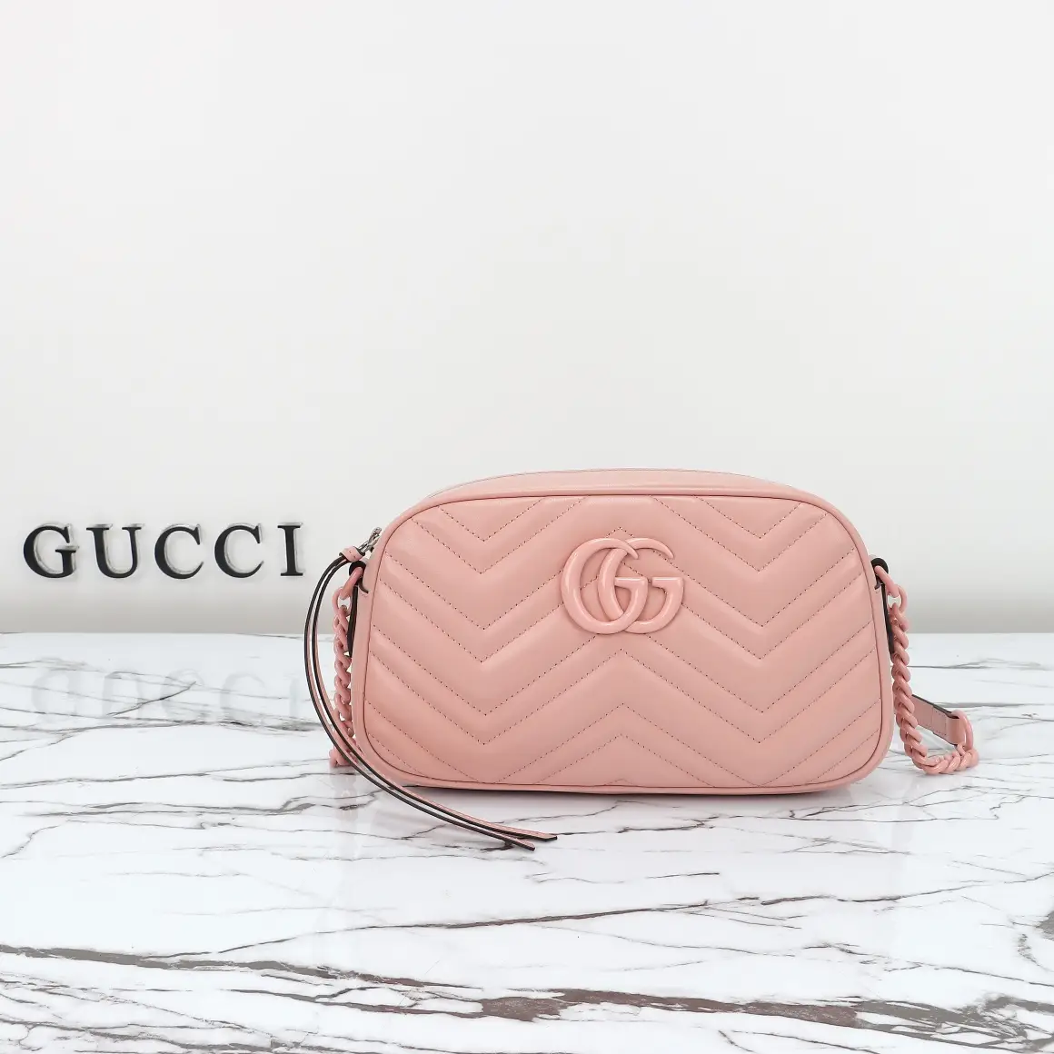 Gucci， Original leather, model number 447632 powder hardware ruler