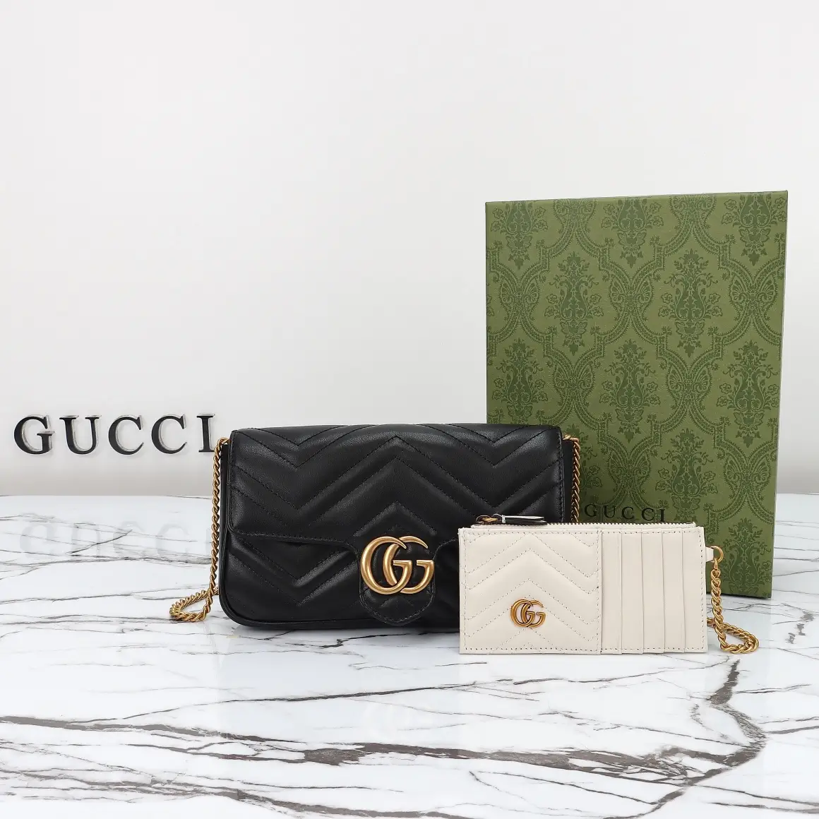 Gucci， Original leather, style 751526 grams color