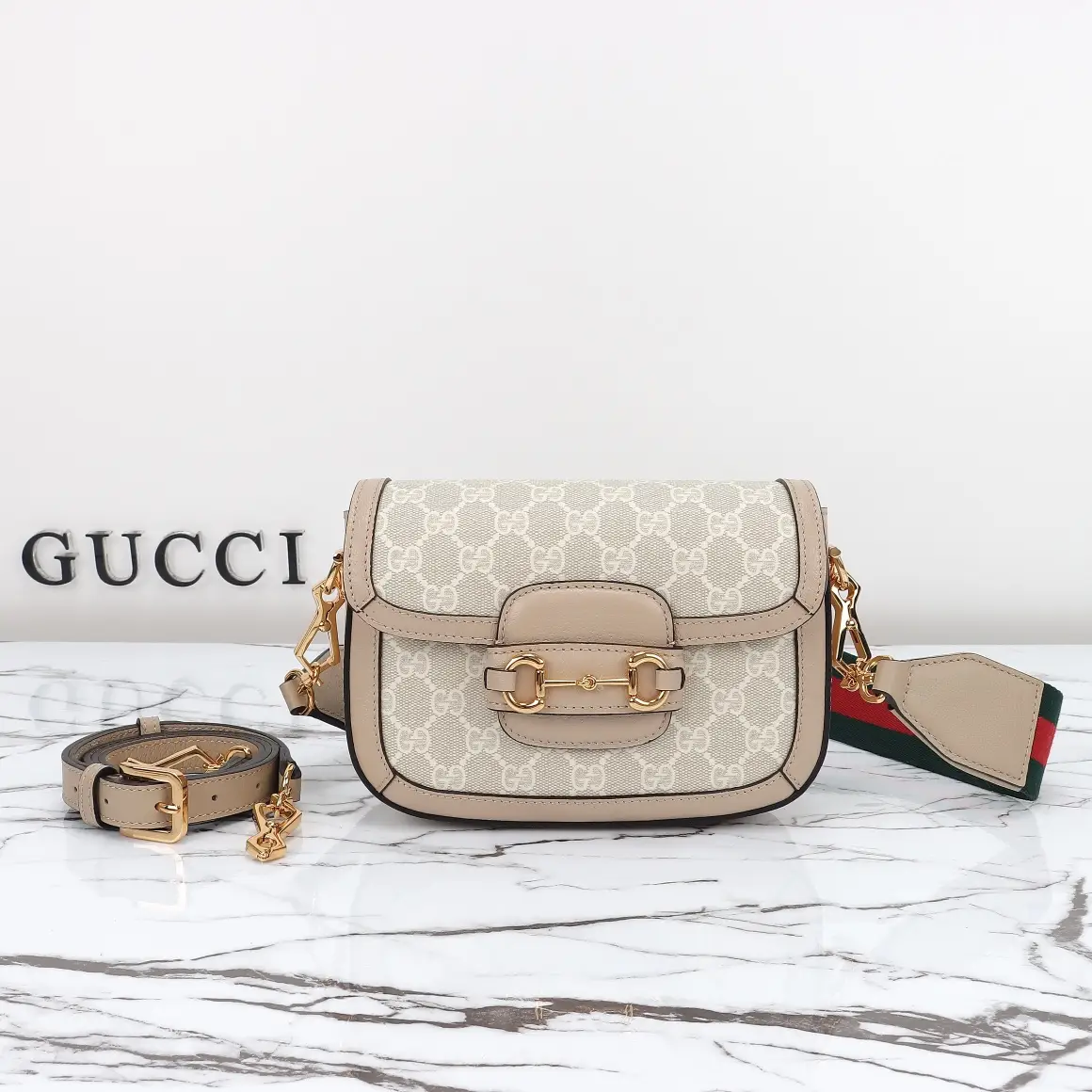 Gucci， Original leather, model number 658574 meters adhesive