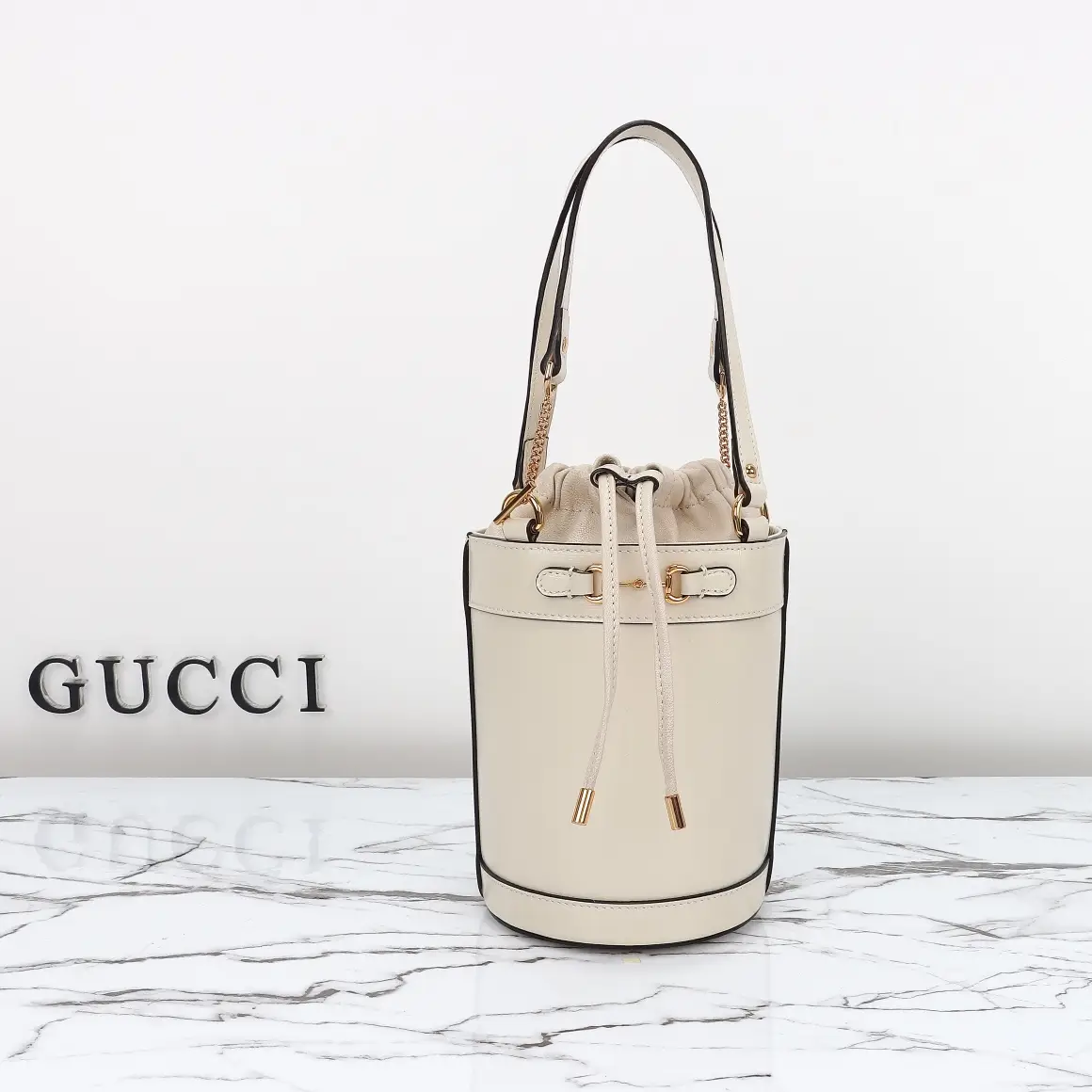 Gucci， Original leather, model number 637115 white leather