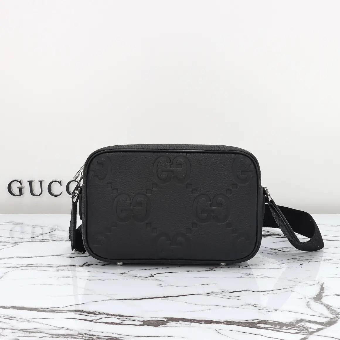 Gucci， Original leather, model number 766946 grams pressure
