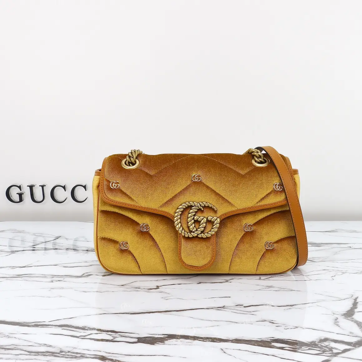 Gucci， Original leather, model number 443497 dark yellow