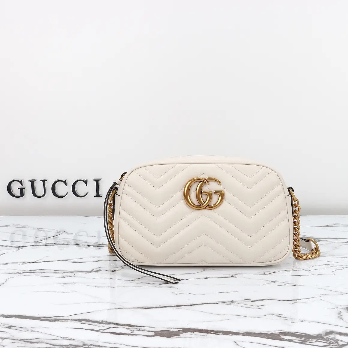 Gucci， Original leather, model number 447632, white size