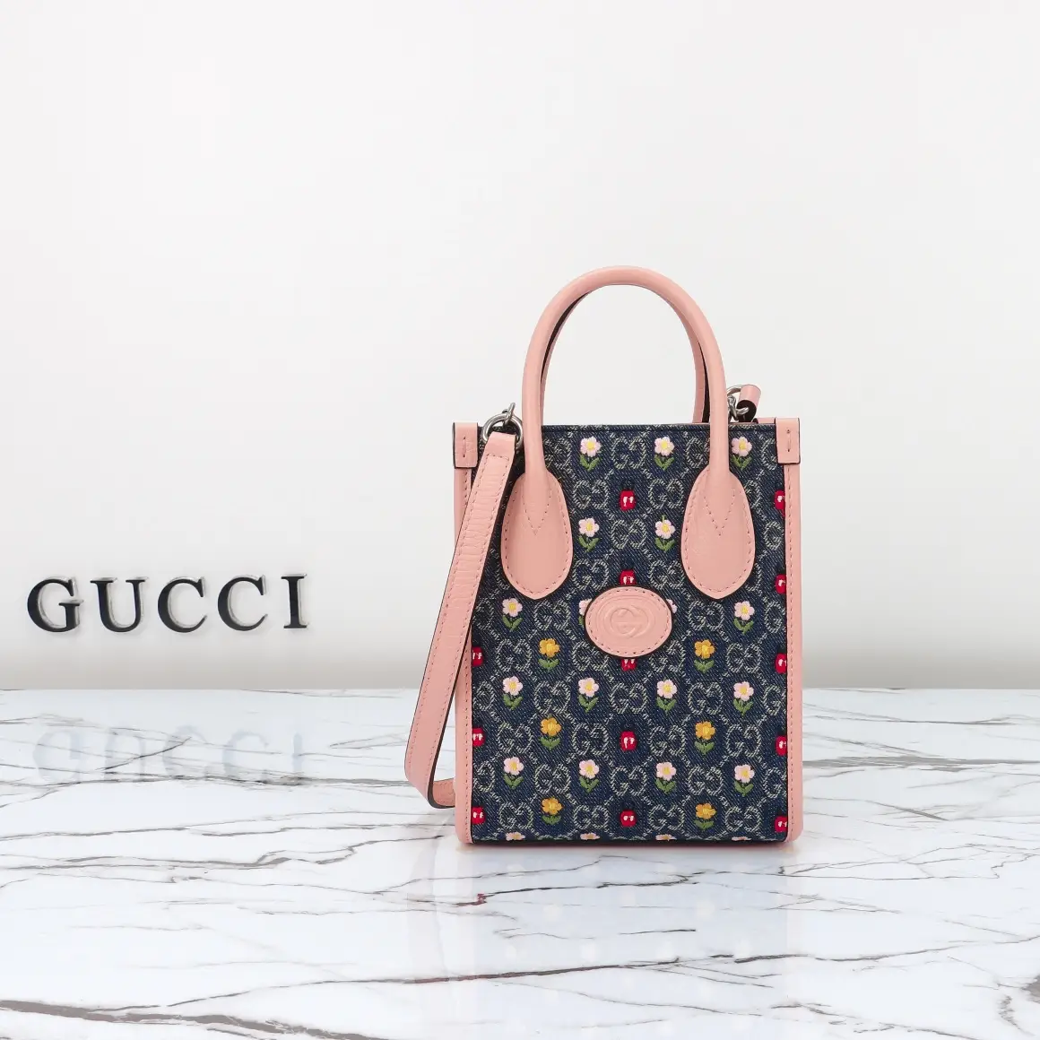 Gucci， Original leather, style 671623 powder leather