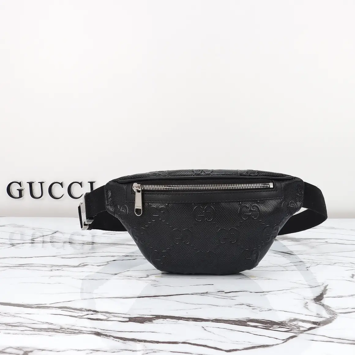 Gucci， Original leather, model number 658582 grams press