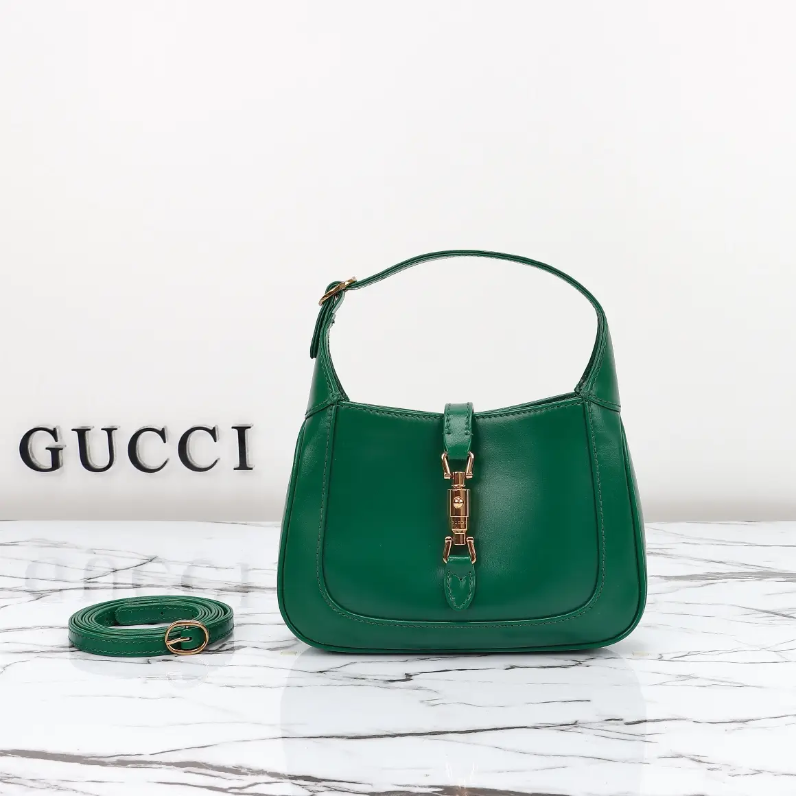 Gucci， Original leather, model number 637091 Green leather size: 19x wide