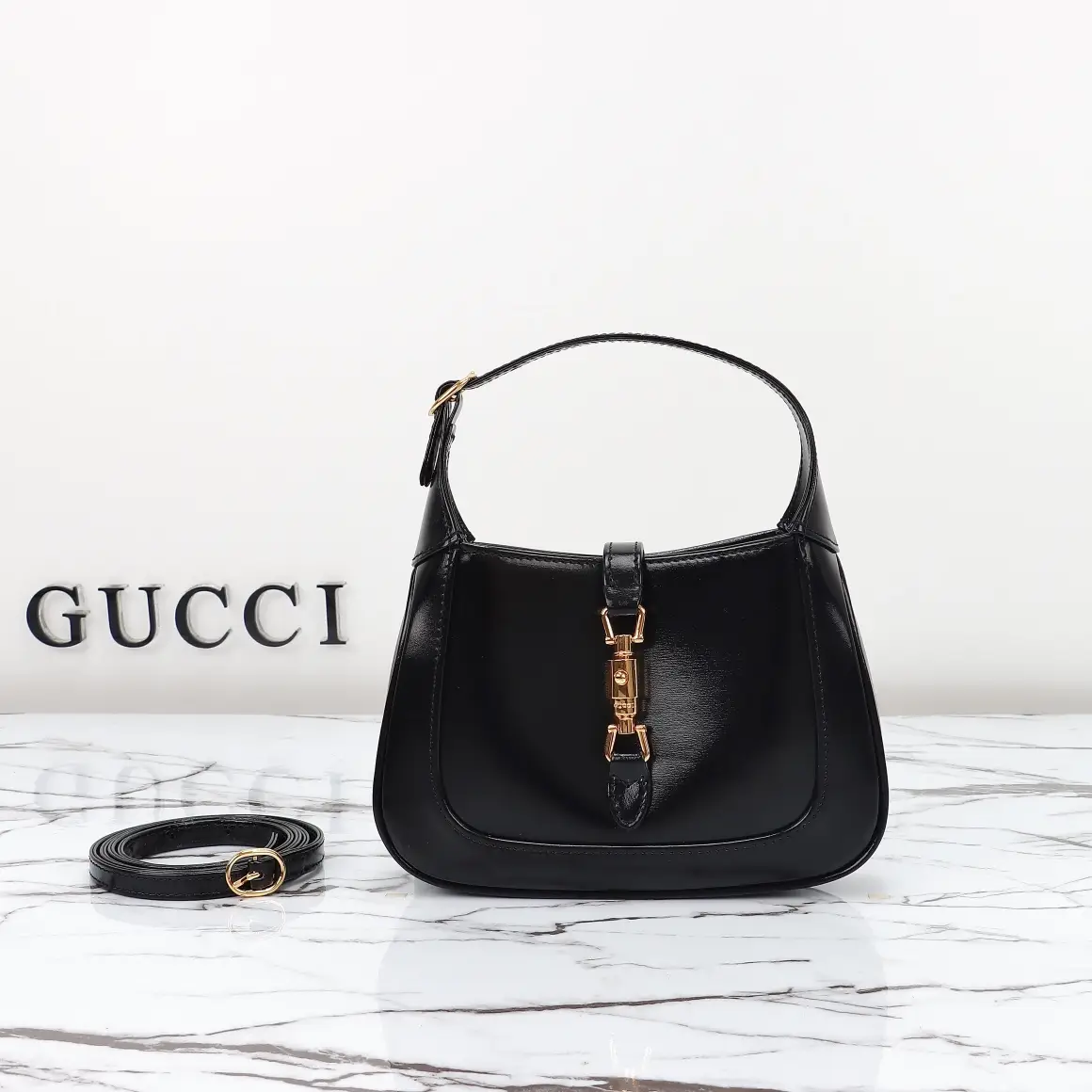 Gucci， Original leather, model number 637091 grams leather size: 19x wide
