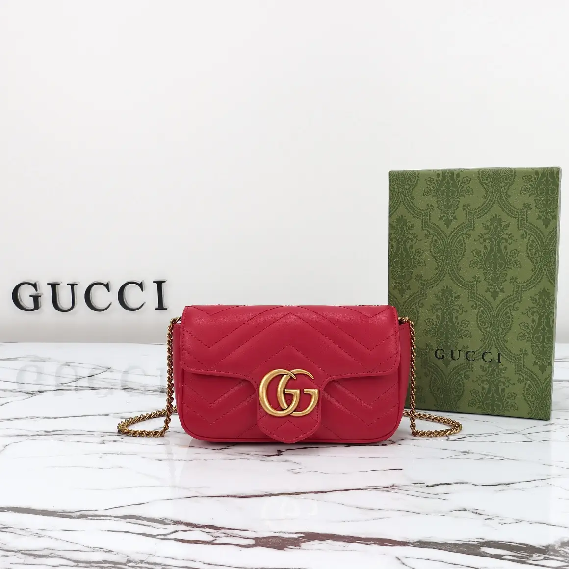 Gucci， Original leather, model number 476433, new red size