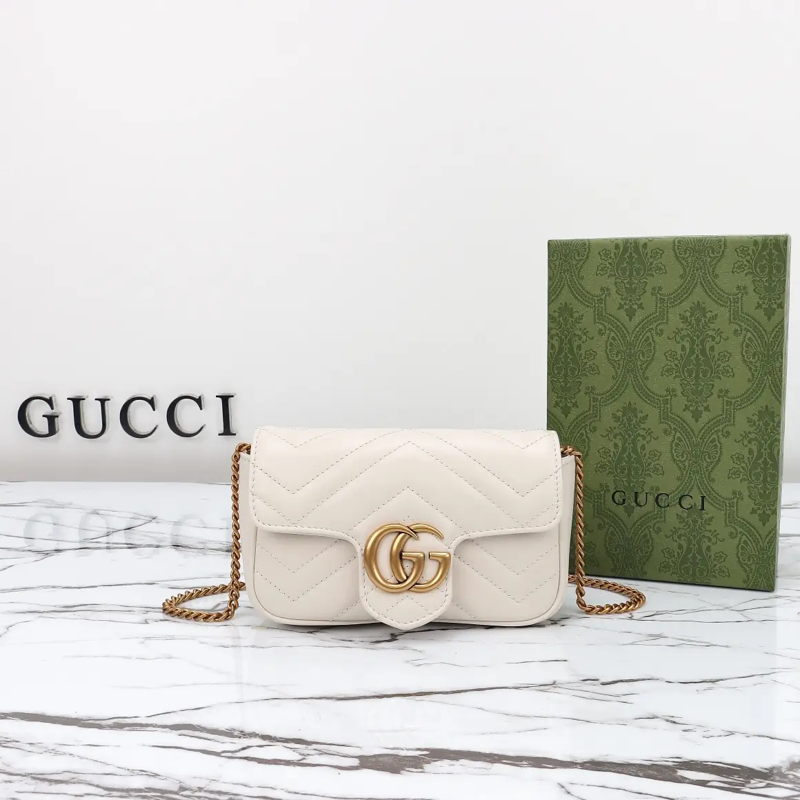 Gucci， Original leather, model number 476433, white size