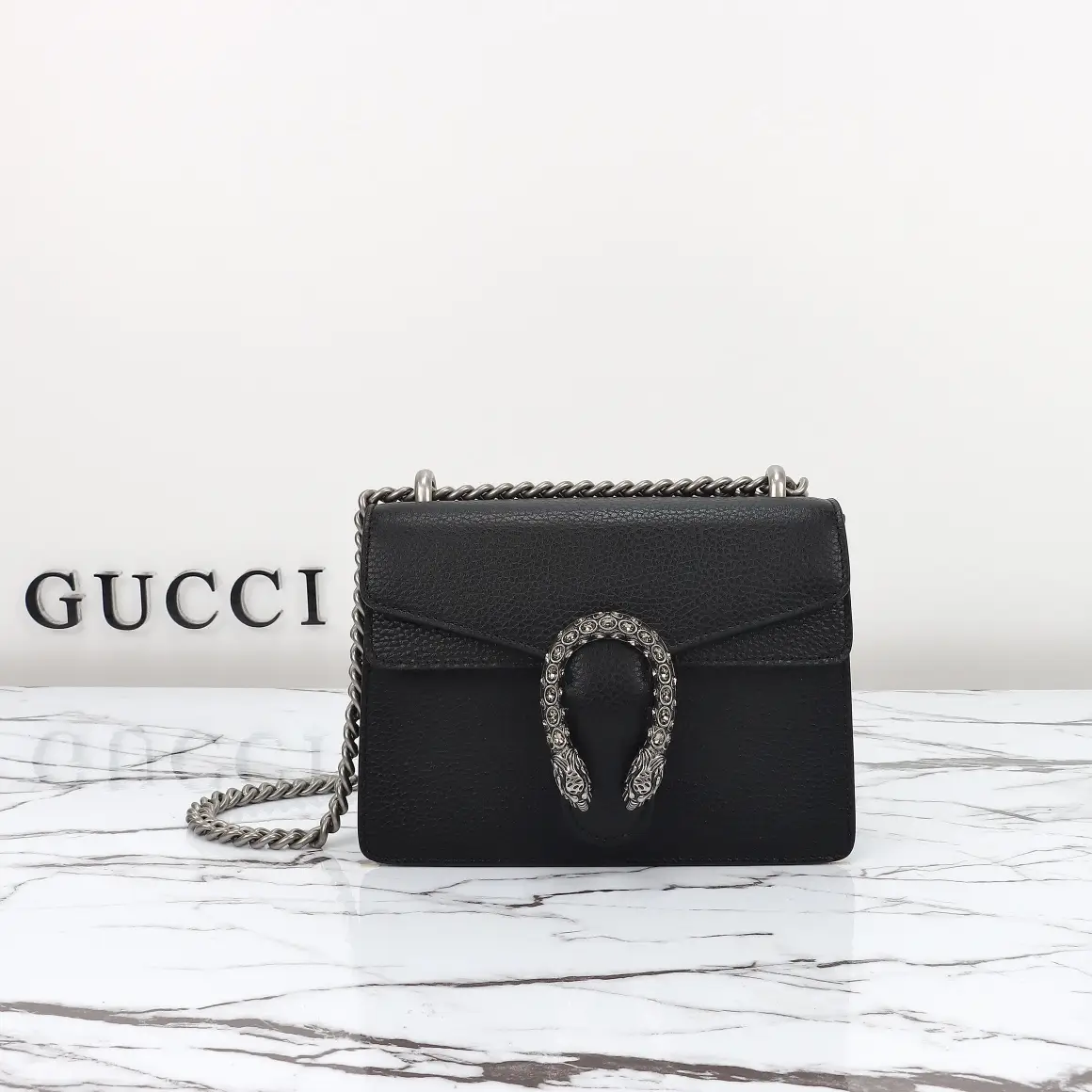 Gucci， Original leather, style 421970 grams color size