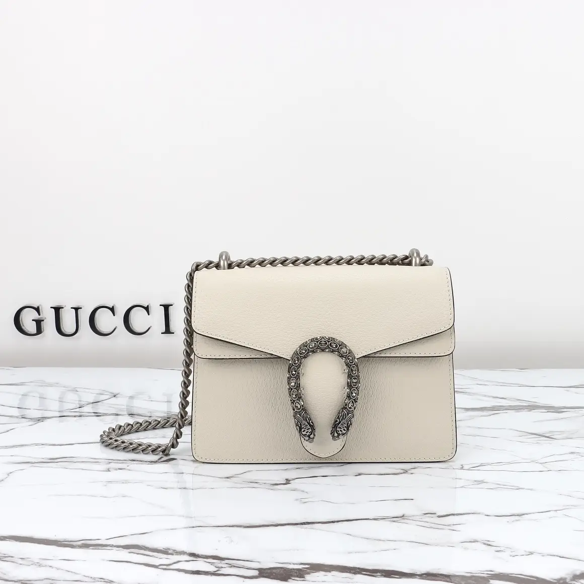 Gucci， Original leather, model number 421970, white size
