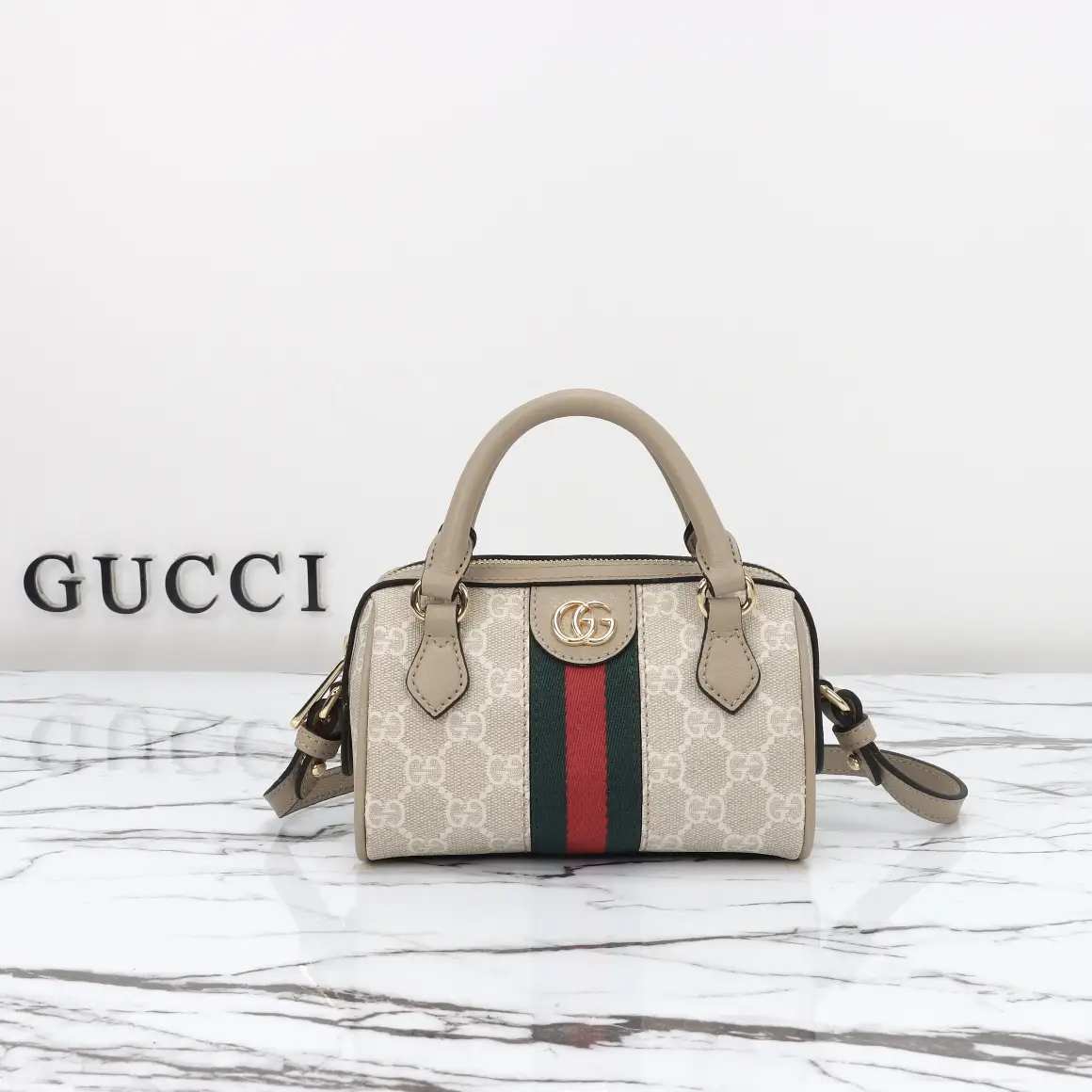 Gucci， Original leather, style 781490 meters, adhesive oat size: width 1