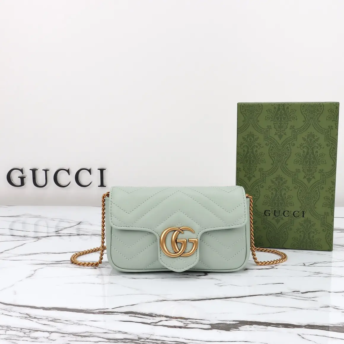 Gucci， Original leather, model number 476433 light green ruler
