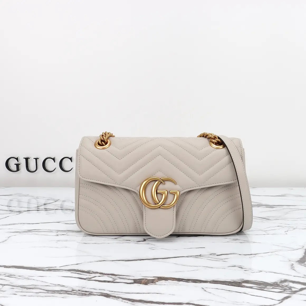 Gucci， Original leather, model number 443497 light gray