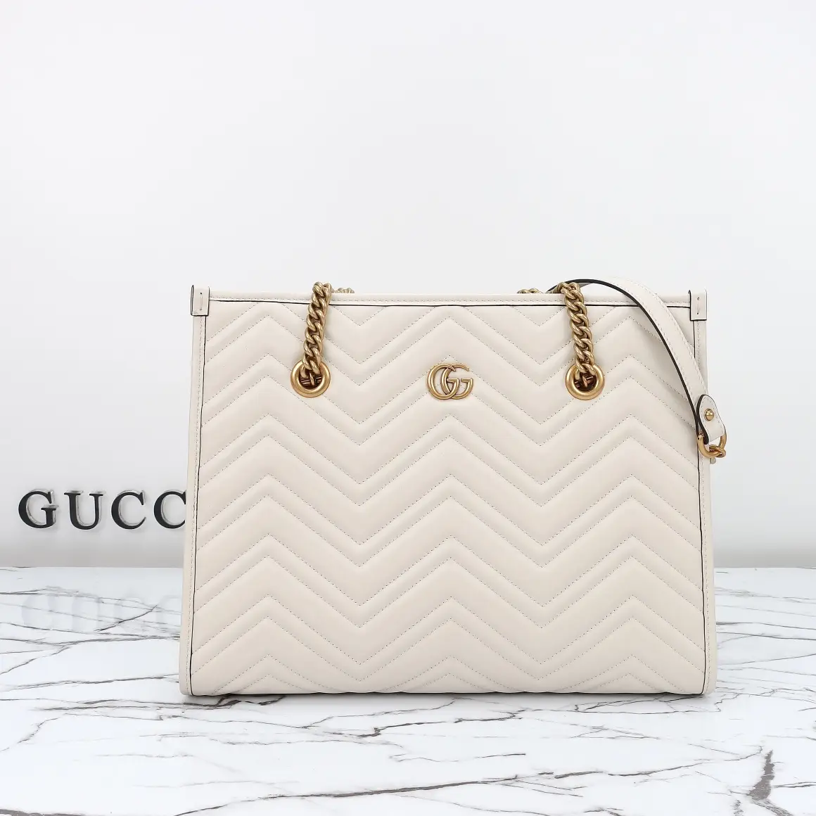 Gucci， Original leather, model number 779724 white leather