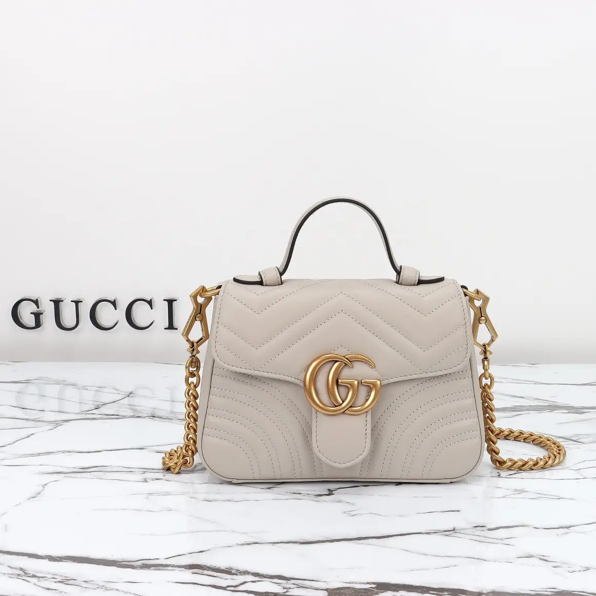 Gucci， Original leather, model number 547260 light gray
