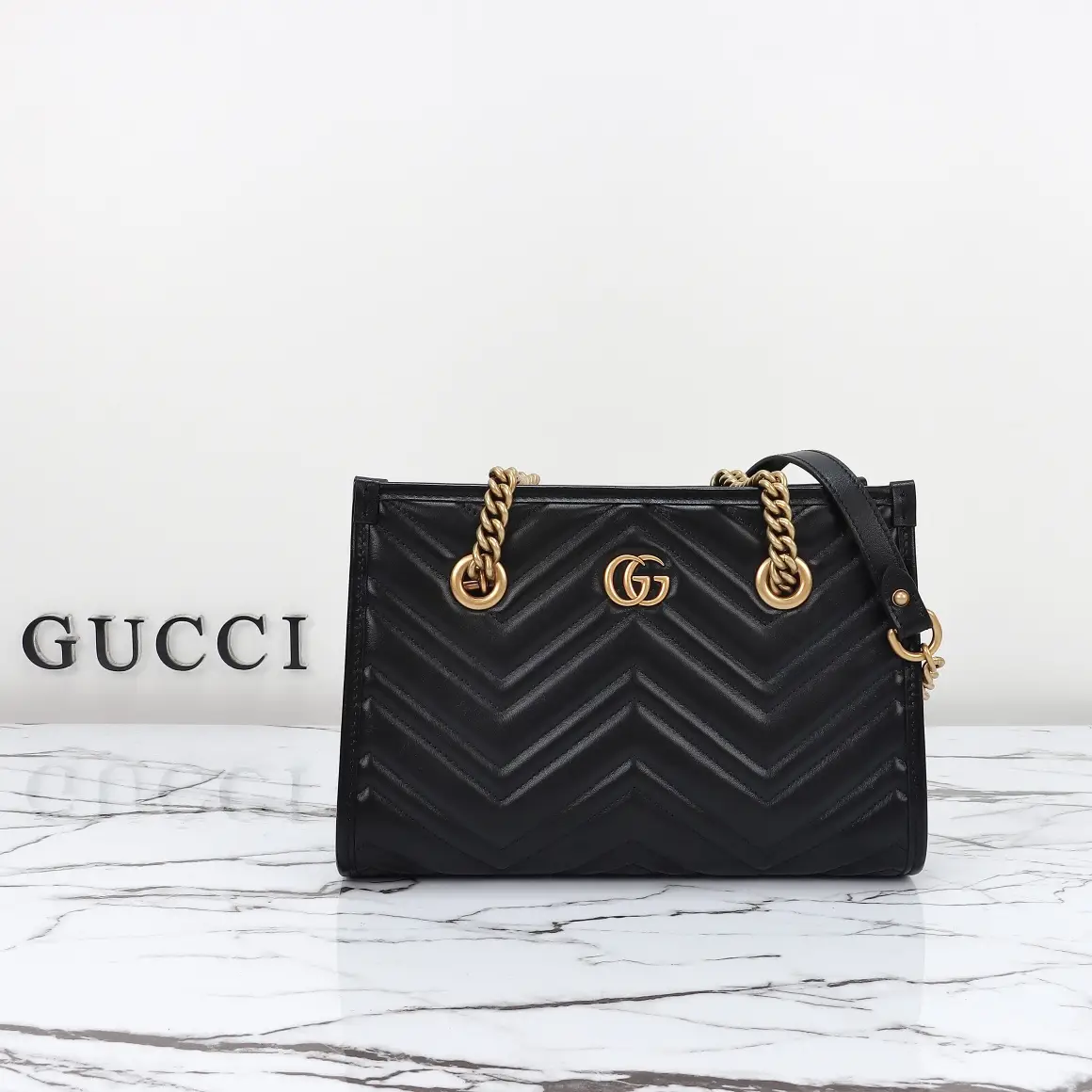 Gucci， Original leather, model number 779727 grams of leather