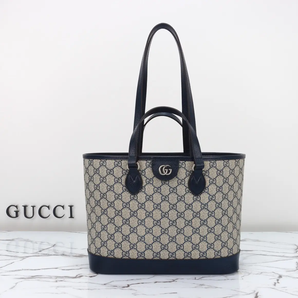 Gucci， Original leather, model number 765043, blue adhesive size